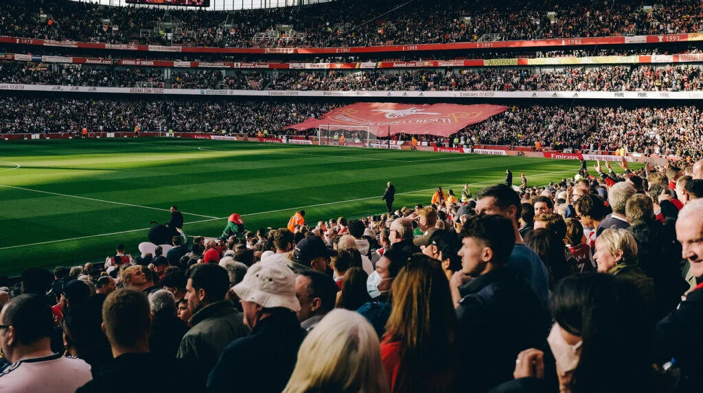 Un stade comble pendant un match
