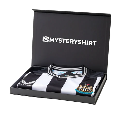Standard Box ouverte avec un maillot à l’intérieur